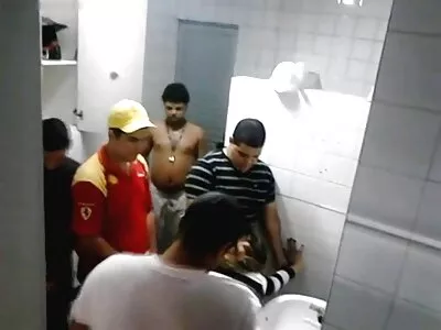Ебони тийнейджър получава уста безплатни клипове и пизда пълни с твърд бял петел