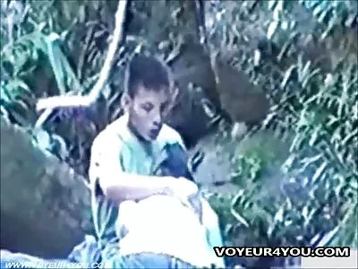 Секси момиче дава крака на мъж за видео секс клипове облизване и путка за чукане