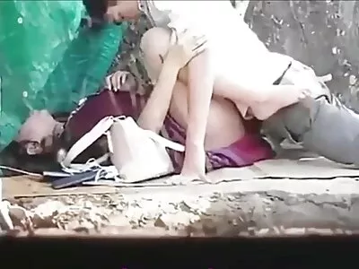 Млада брюнетка споделя пишка на гадже с клип еротика руса мащеха