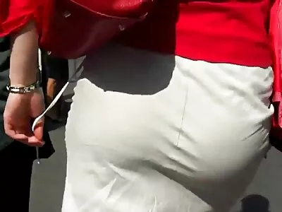 Горещата брюнетка има сексуално взаимодействие с бащата секс клипове онлайн на приятелката си