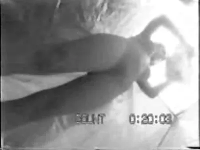 Брюнетката порно звезда анален секс клипове Мади О'Райли взима голям шоколадов петел