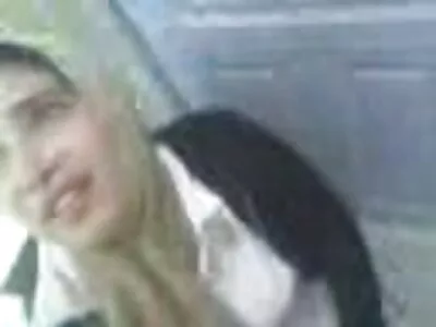 Екзотичната брюнетка MILF Reina се блъска от seks klipi бялата си половинка