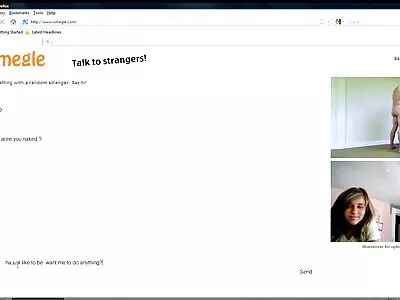 Невероятно груда брюнетка се чука суинг клипове на дивана