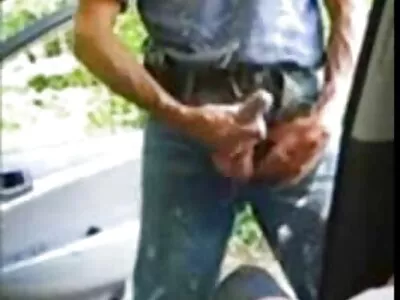 Естествената MILF обича перверзни клипове да бъде заснета по време на секс